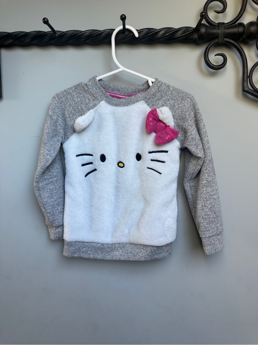 Kids Gray & White Kitty Pullover with Pink Bow 2T